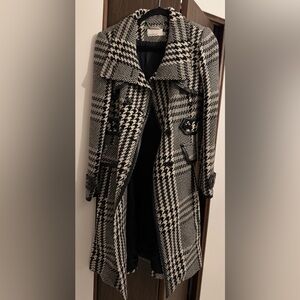 Stylish Black and White Houndstooth Women's Coat